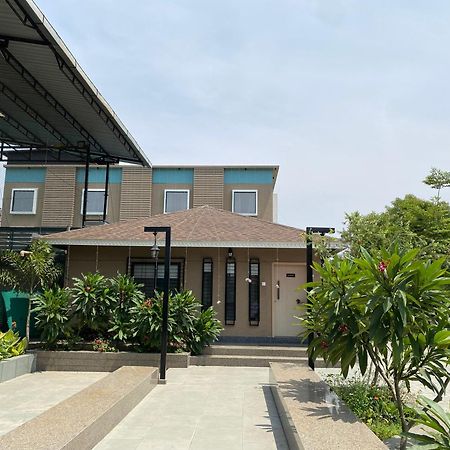 The Pavilion Park Resort Malegaon Buitenkant foto