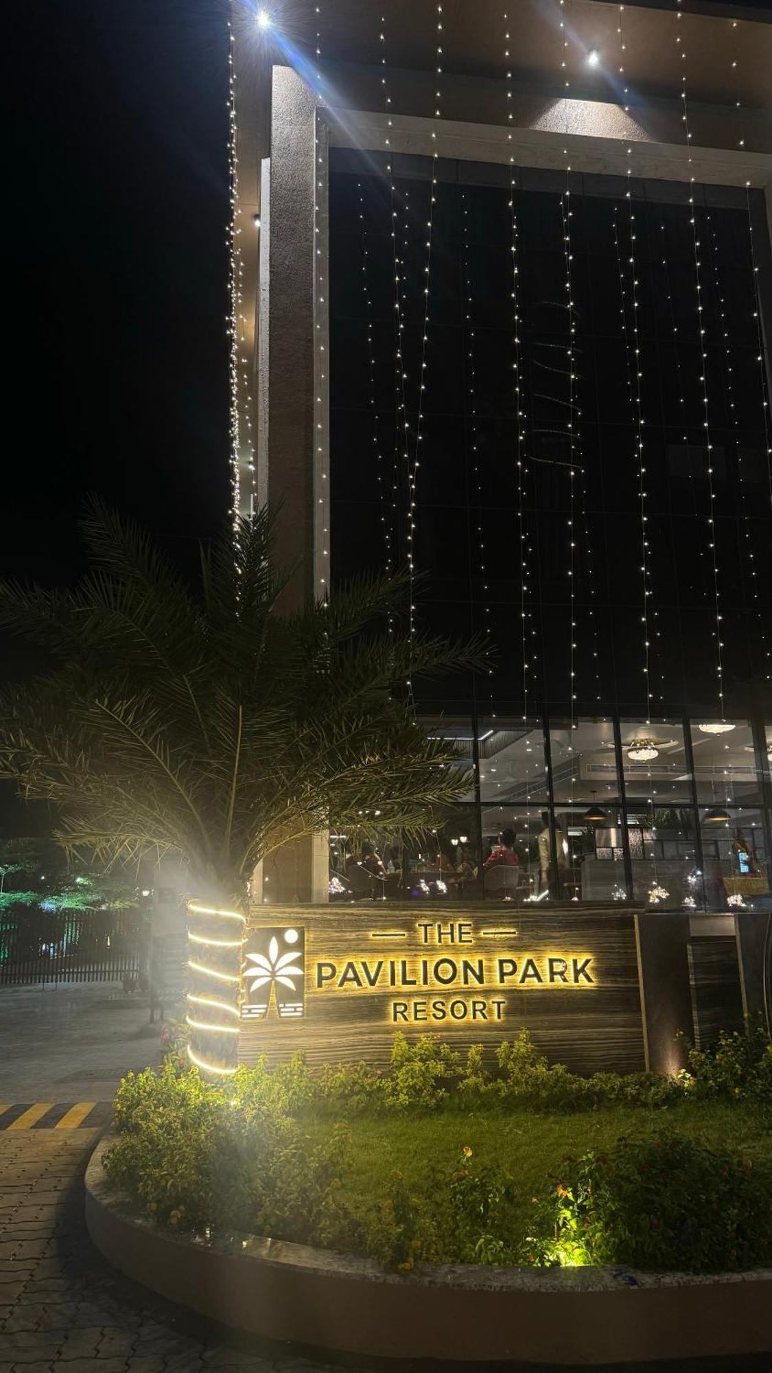 The Pavilion Park Resort Malegaon Buitenkant foto