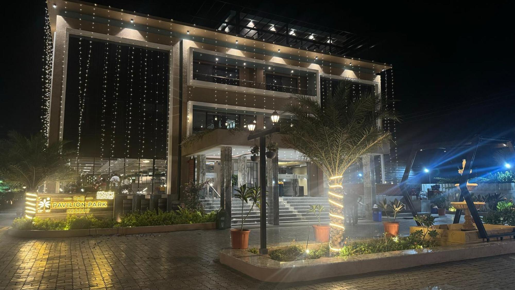 The Pavilion Park Resort Malegaon Buitenkant foto